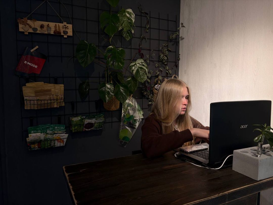 Сотрудник за работой